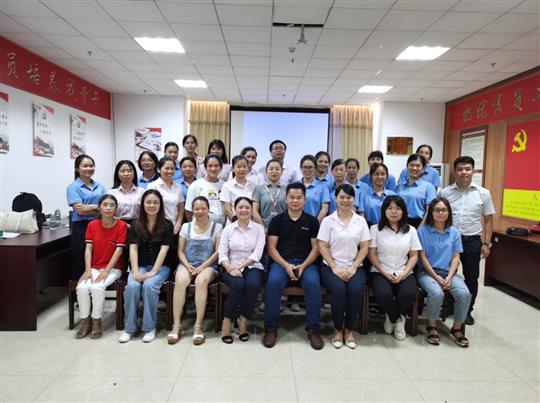    提升業(yè)務(wù)能力 打造高效團隊——商砼公司、工程公司聯(lián)合舉辦財務(wù)及統(tǒng)計員業(yè)務(wù)培訓(xùn)會 